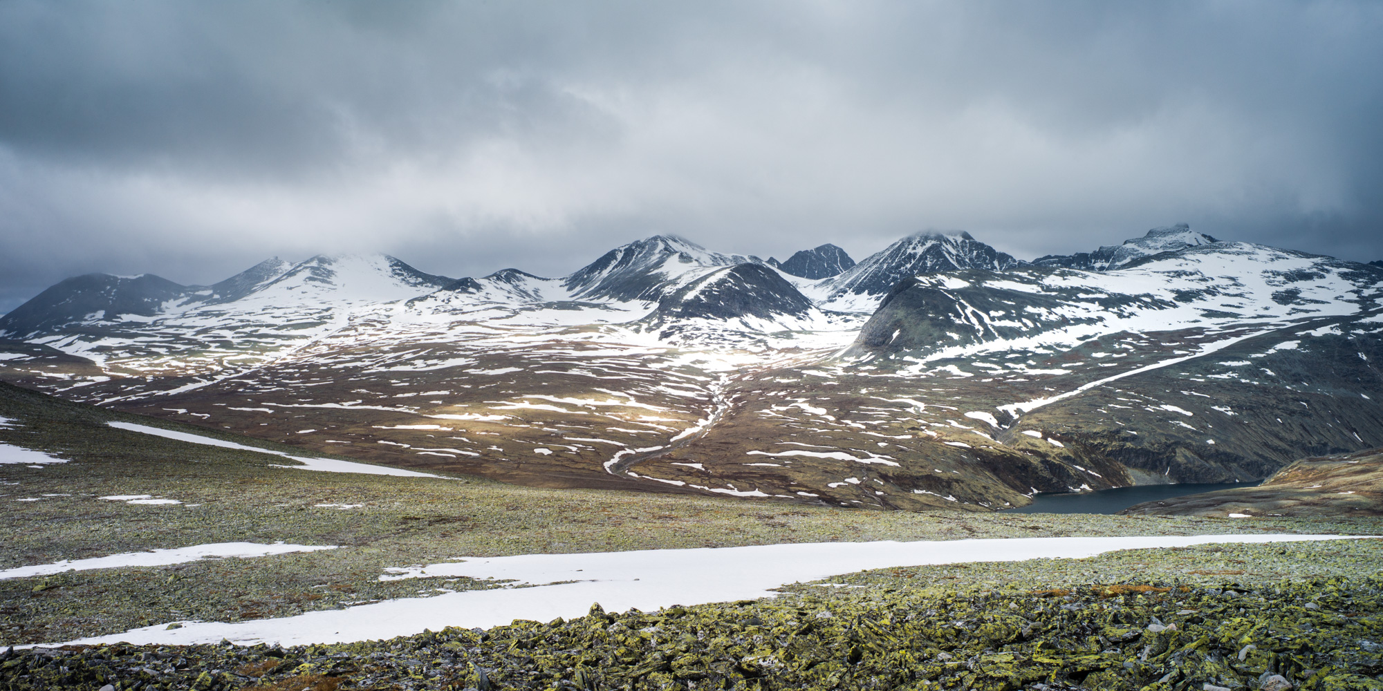 Fjell-landskap - tidlig sommer / Mountain landscape - early summer