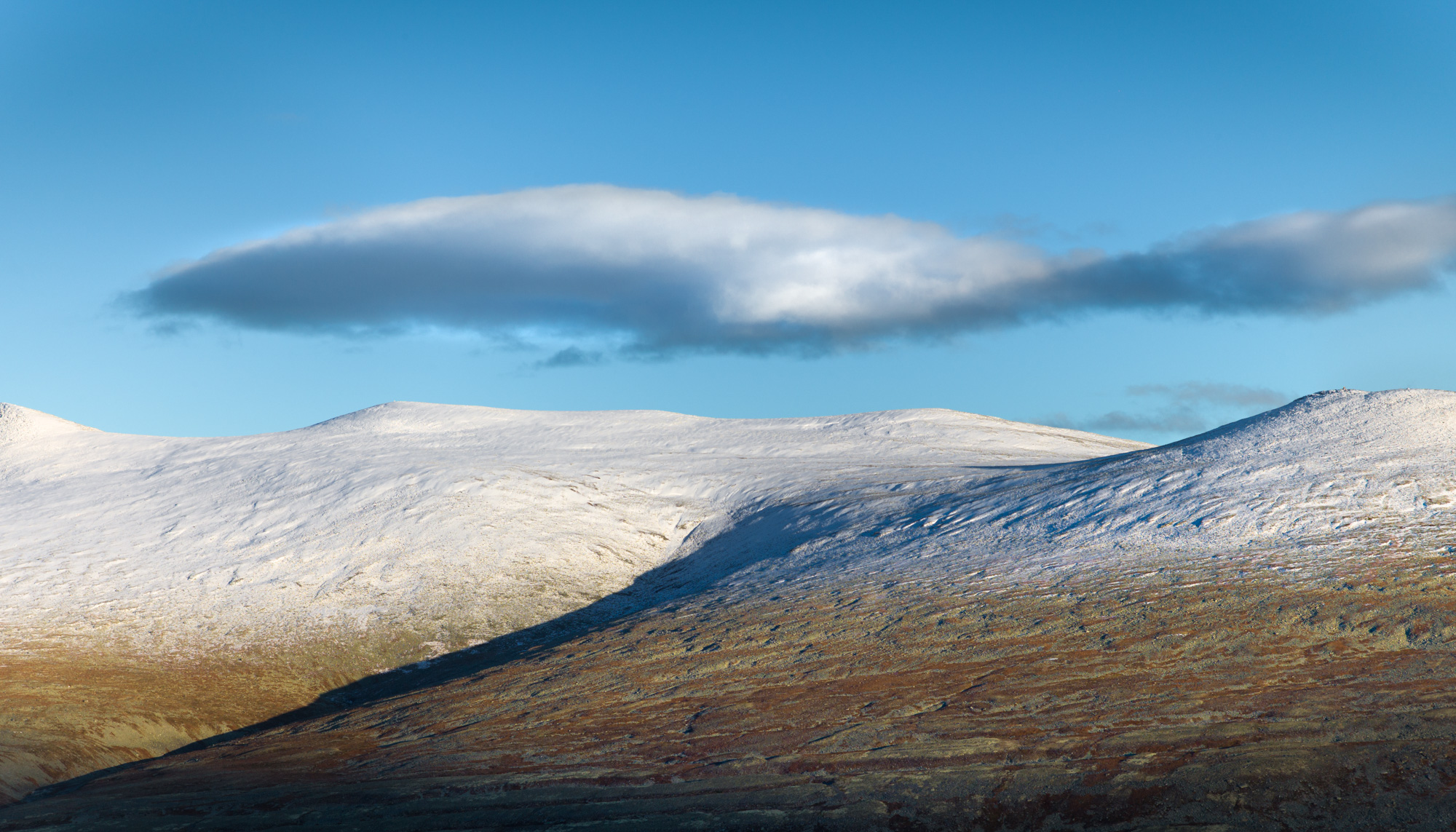 Fjellandskap med sky / Mountain landscape with cloud
