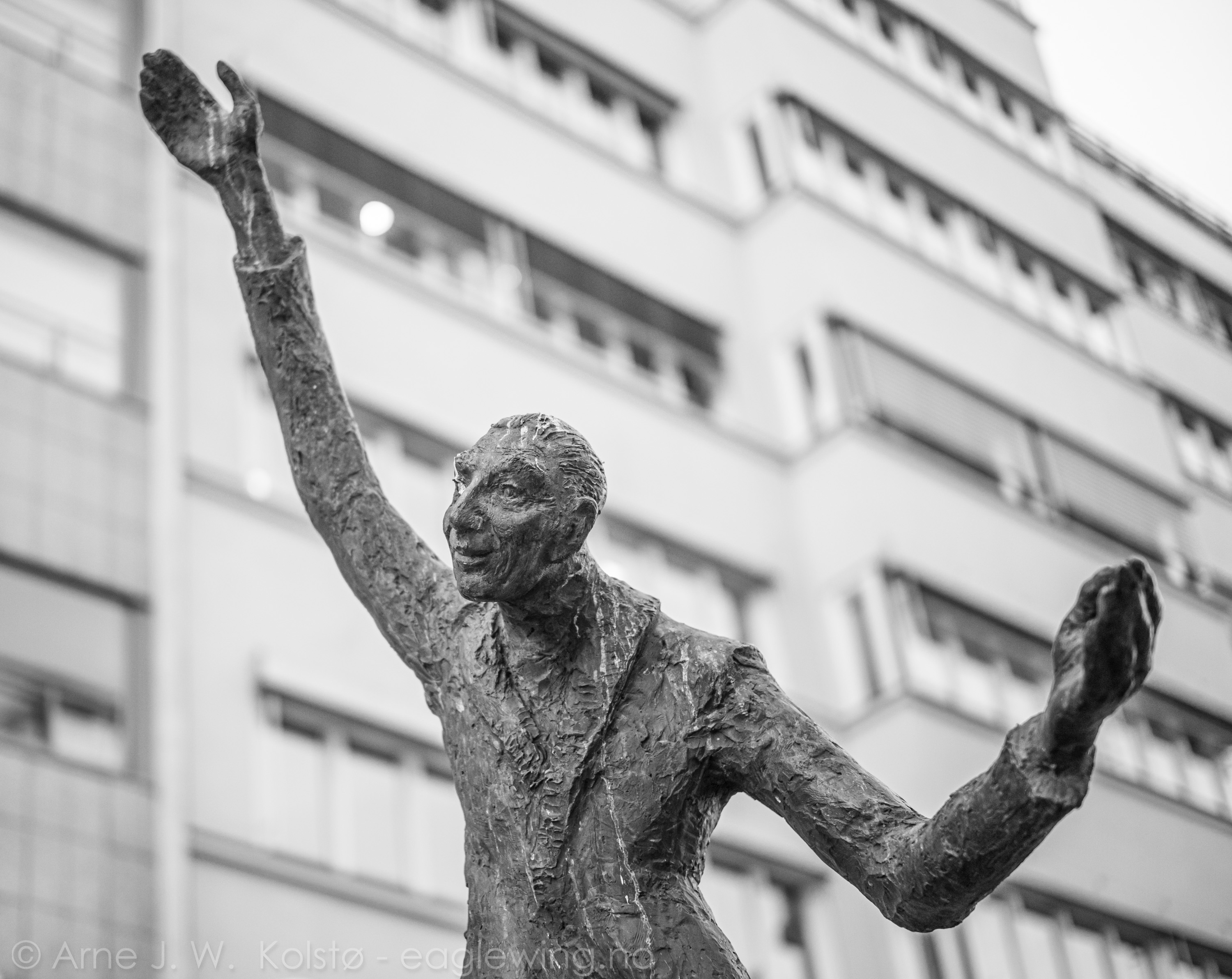  Sculpture of the comedian 